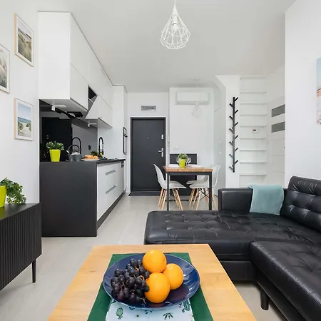 Unique And Spacious With Air Conditioning By Renters