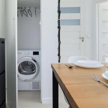 Unique And Spacious With Air Conditioning By Renters * 슈체친