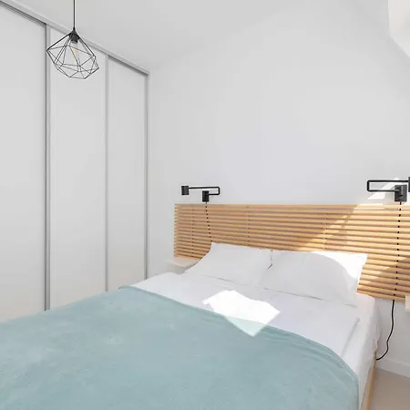 Unique And Spacious With Air Conditioning By Renters * 슈체친