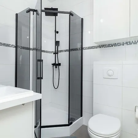 아파트 Unique And Spacious With Air Conditioning By Renters